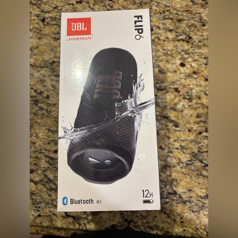 JBL Flip 6 Black Bluetooth Speaker! Brand new Sealed.